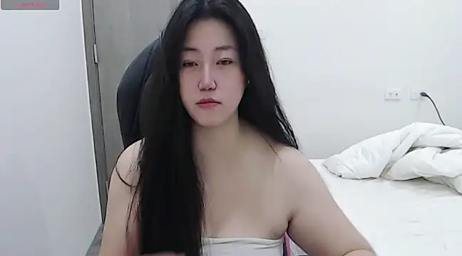 minnie9009 online show from February 13, 2025, 3:29 am