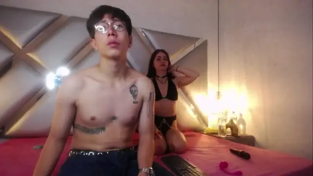 HiddenDesireFx online show from February 17, 2025, 1:33 pm