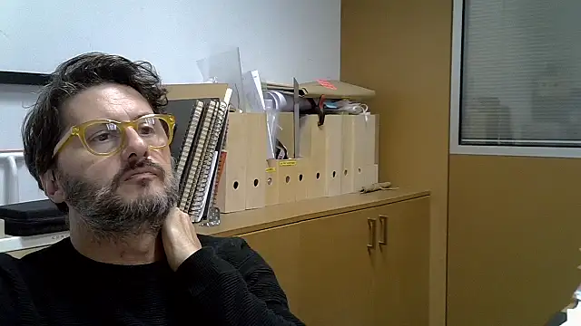 Snapshot of Cellino4 chatting on November 9, 2025, 1:15 pm Cellino4 online show from November 9, 2025, 1:15 pm