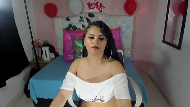 Snapshot of EmmySweett2 chatting on March 5, 2025, 6:45 pm EmmySweett2 online show from March 5, 2025, 6:45 pm