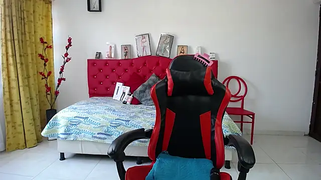 Maylin horny19 online show from April 6, 2026, 7:04 pm