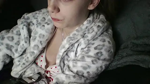 VioletxBlue online show from January 13, 2026, 9:30 pm