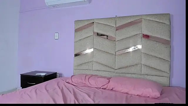 Snapshot of RubiSharqui_ chatting on February 22, 2025, 12:18 pm RubiSharqui online show from February 22, 2025, 12:18 pm