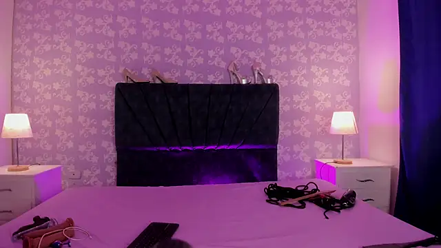 SalomeSimonz online show from April 10, 2026, 7:43 pm