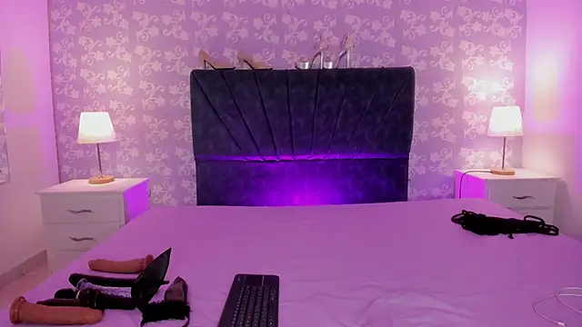 SalomeSimonz online show from April 7, 2026, 7:48 pm