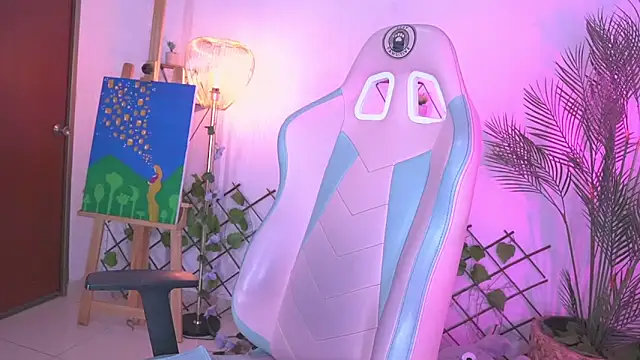 Zoee 0 online show from January 18, 2025, 4:37 am