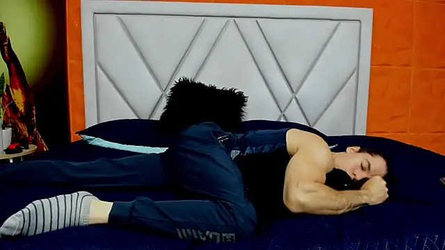 maxi styles online show from February 21, 2026, 11:34 am