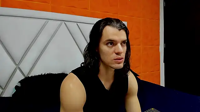 maxi styles online show from February 23, 2026, 11:44 am