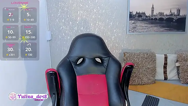 Luxury Woman online show from January 19, 2026, 3:32 am