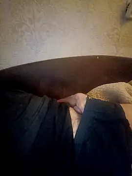 Snapshot of Lukas2204 chatting on October 27, 2025, 10:00 pm Lukas2204 online show from October 27, 2025, 10:00 pm