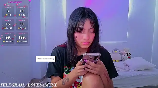 Lovelyamyy online show from April 15, 2026, 7:58 pm