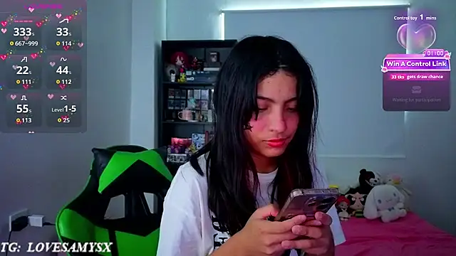 Snapshot of Lovelyamyy chatting on June 3, 2026, 2:33 pm Lovelyamyy online show from June 3, 2026, 2:33 pm