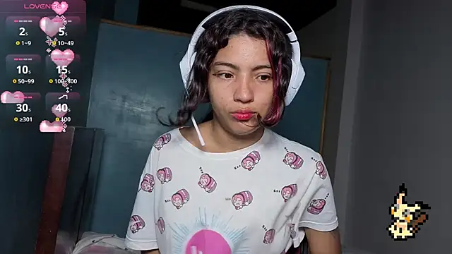 Lovelyamyy online show from November 5, 2025, 12:30 pm