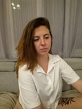 Snapshot of Melenka chatting on August 3, 2026, 11:53 pm Melenka online show from August 3, 2026, 11:53 pm
