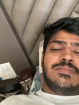 cute modell online show from October 12, 2025, 10:05 am