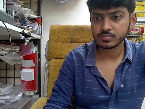 cute modell online show from September 17, 2025, 8:27 am