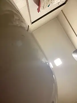 cute modell online show from October 6, 2025, 5:52 am