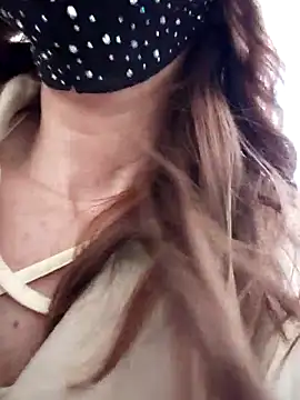 Akemi rossi online show from April 19, 2026, 1:23 pm