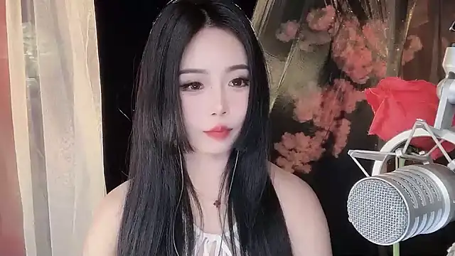 ying-love520 online show from February 9, 2025, 8:32 am