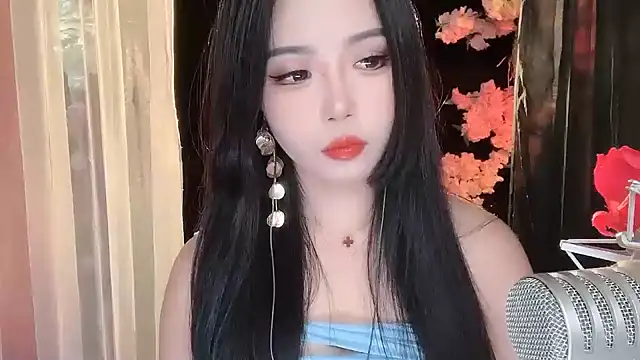 ying-love520 online show from March 12, 2025, 8:19 am