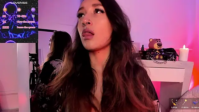 coral jonesss online show from December 1, 2025, 3:57 pm