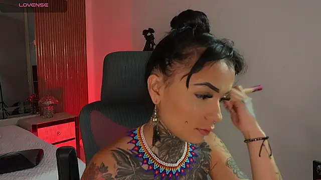 CleeoAdams  online show from January 7, 2026, 5:01 am