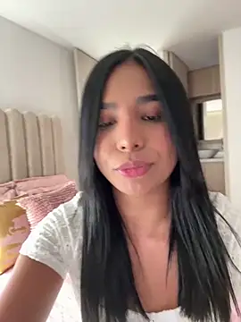 CharlotteGraay online show from April 12, 2026, 9:18 pm