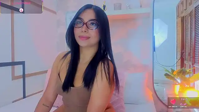 Snapshot of CharlotteGraay chatting on June 2, 2026, 7:58 pm CharlotteGraay online show from June 2, 2026, 7:58 pm
