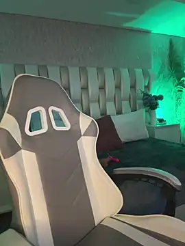 Sara  collins   online show from December 20, 2025, 12:19 pm