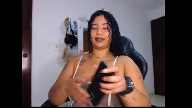 leslycarsson online show from September 10, 2025, 2:43 am