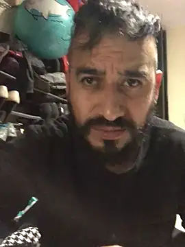 Snapshot of leonardohot1987 chatting on February 2, 2025, 5:10 am leonardohot1987 online show from February 2, 2025, 5:10 am