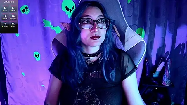 Snapshot of Kimlennox_ chatting on December 16, 2025, 2:21 pm Kimlennox online show from December 16, 2025, 2:21 pm