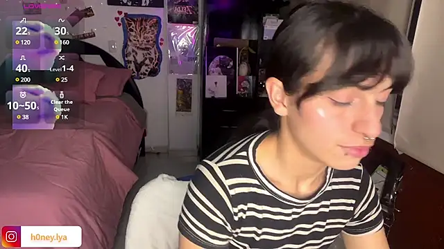 Snapshot of B0nnie_H0ney chatting on February 18, 2025, 12:15 am B0nnie H0ney online show from February 18, 2025, 12:15 am