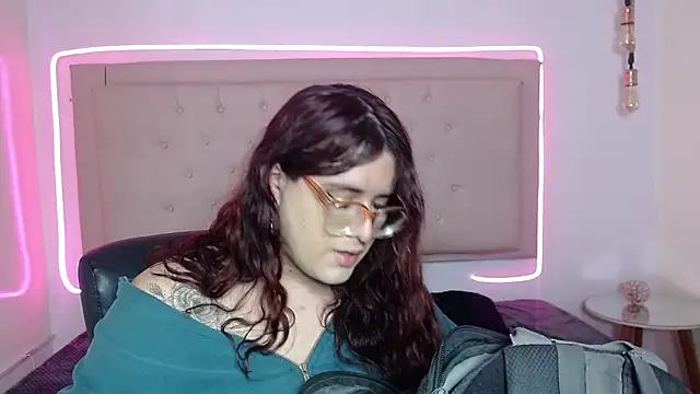 kathepickmanx online show from October 4, 2025, 3:41 am