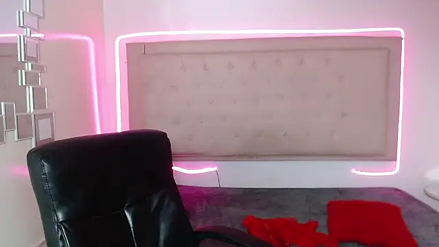 kathepickmanx online show from October 17, 2025, 4:05 am