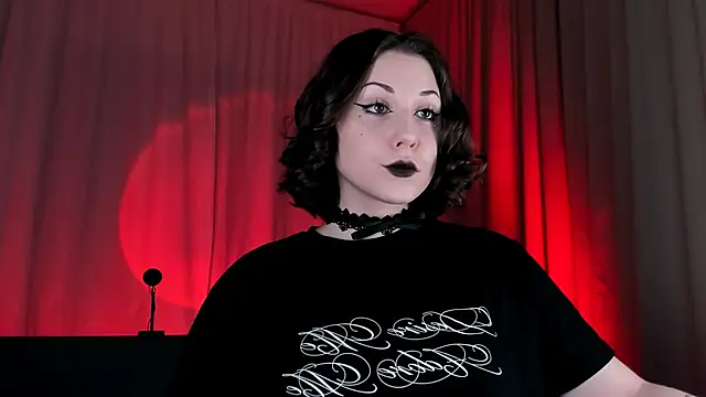 Eva Moss  online show from October 22, 2025, 7:24 pm