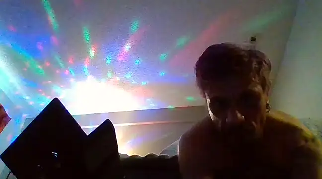 AQuickPhyx online show from March 7, 2025, 9:48 pm