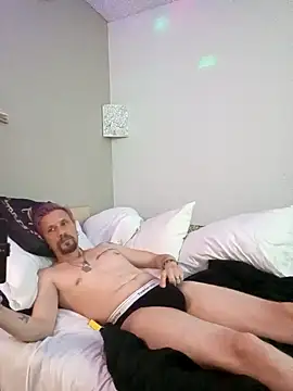 AQuickPhyx online show from March 5, 2025, 6:12 am