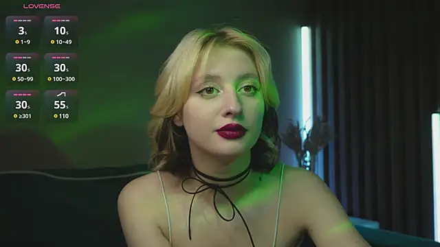 milasmiu online show from February 17, 2025, 9:21 pm