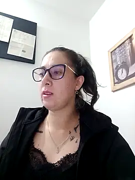 CHARLOTTE 1711 online show from March 11, 2025, 2:42 am