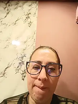 Snapshot of CHARLOTTE_1711 chatting on June 10, 2026, 3:41 am CHARLOTTE 1711 online show from June 10, 2026, 3:41 am
