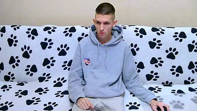 Lester Broo online show from April 6, 2026, 8:54 pm