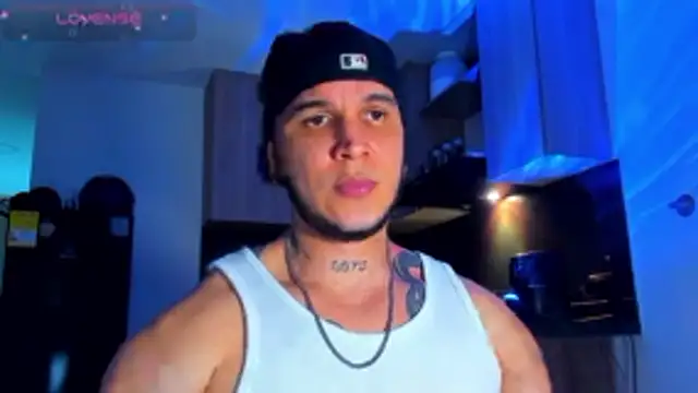Snapshot of austinoficial chatting on April 22, 2026, 11:22 pm austinoficial online show from April 22, 2026, 11:22 pm