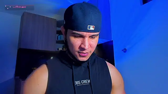 Snapshot of austinoficial chatting on May 9, 2026, 12:03 am austinoficial online show from May 9, 2026, 12:03 am