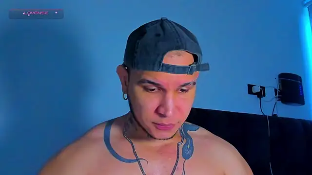 Snapshot of austinoficial chatting on May 20, 2026, 9:12 pm austinoficial online show from May 20, 2026, 9:12 pm