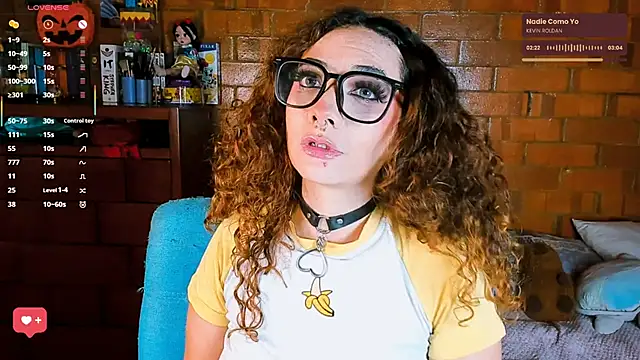 Annycolin  online show from October 29, 2025, 2:43 am