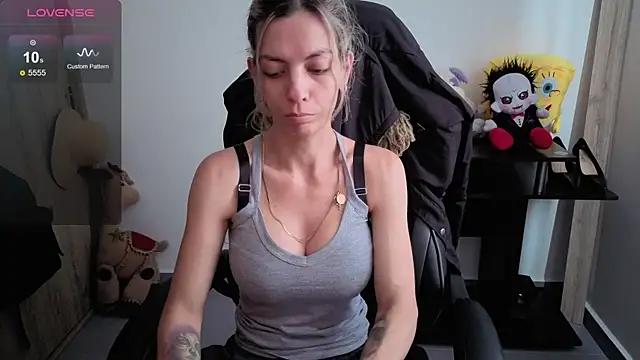 Princezzlove3 online show from March 23, 2026, 2:50 pm