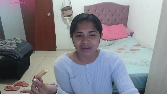 Snapshot of july-feria chatting on November 24, 2025, 10:32 pm july-feria online show from November 24, 2025, 10:32 pm