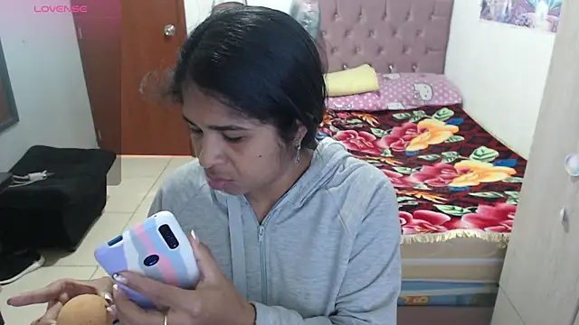 Snapshot of july-feria chatting on December 16, 2025, 2:54 pm july-feria online show from December 16, 2025, 2:54 pm