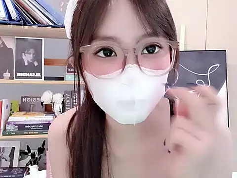 Snapshot of Lush-Office chatting on February 1, 2026, 10:24 am Lush-Office online show from February 1, 2026, 10:24 am